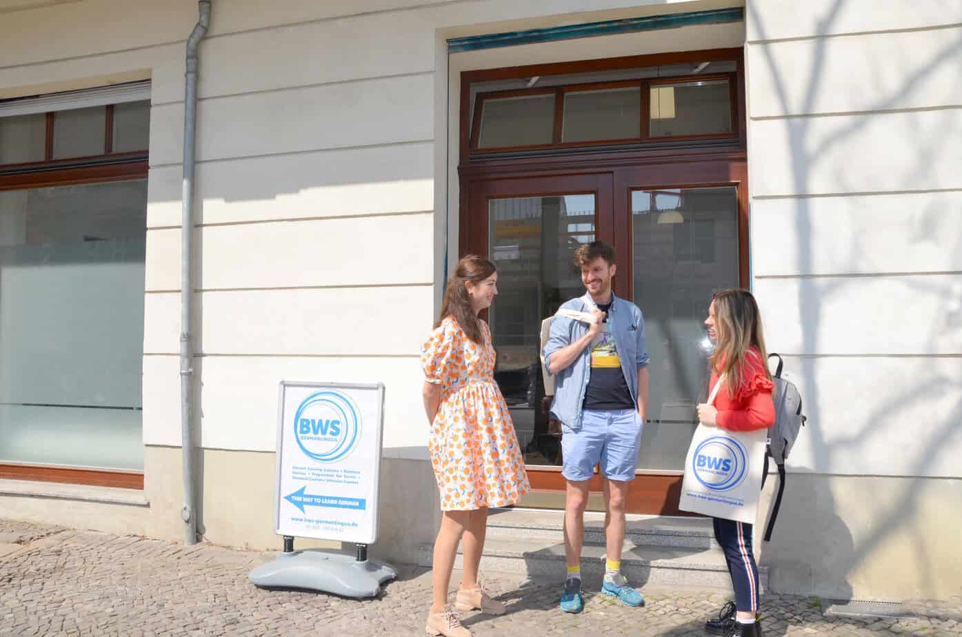 Façade de l'école de langue BWS à Berlin : votre centre de formation pour apprendre l'allemand en Allemagne avec Sherwood School, éligible au CPF. Façade de l'école de langue BWS à Berlin : votre centre de formation pour apprendre l'allemand en Allemagne avec Sherwood School, éligible au CPF.