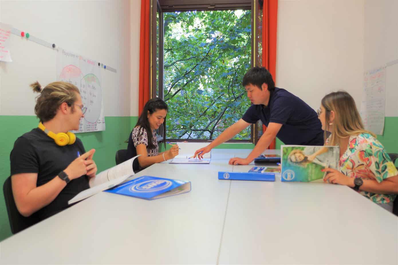 Séjour linguistique à Cologne avec Sherwood School : apprenez l'allemand en Allemagne, formation certifiée et éligible au CPF. Séjour linguistique à Cologne avec Sherwood School : apprenez l'allemand en Allemagne, formation certifiée et éligible au CPF.