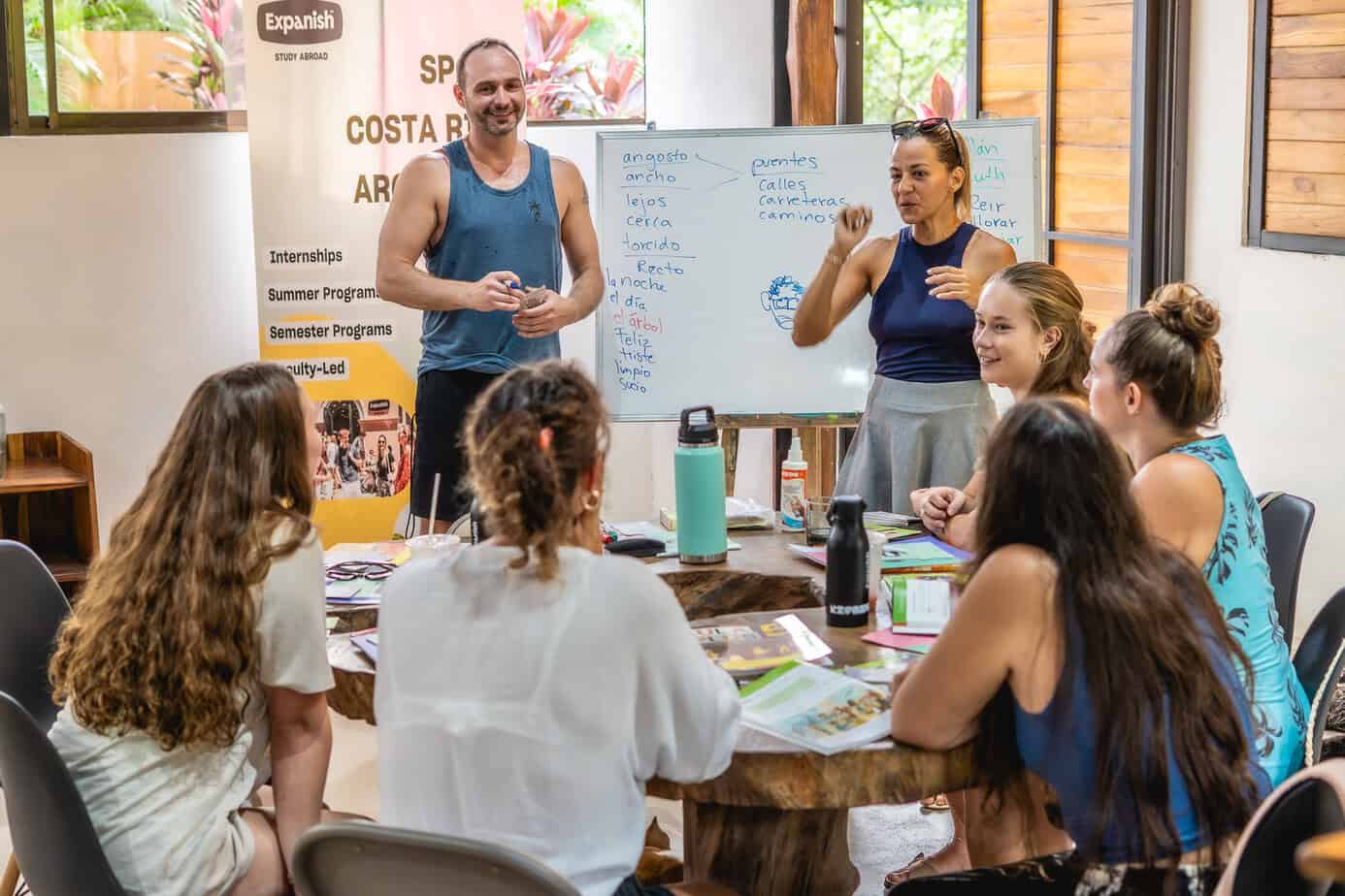 Formation espagnol éligible CPF au Costa Rica : progressez avec nos cours intensifs chez notre partenaire Expanish et Sherwood School.