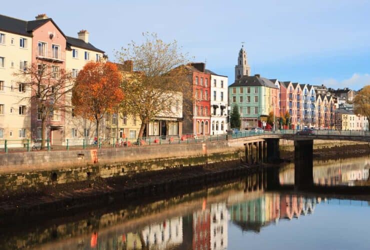Apprenez l'anglais en immersion à Cork lors d'un séjour linguistique authentique avec Sherwood School, la formule idéale pour progresser au cœur de l'Irlande (CPF).