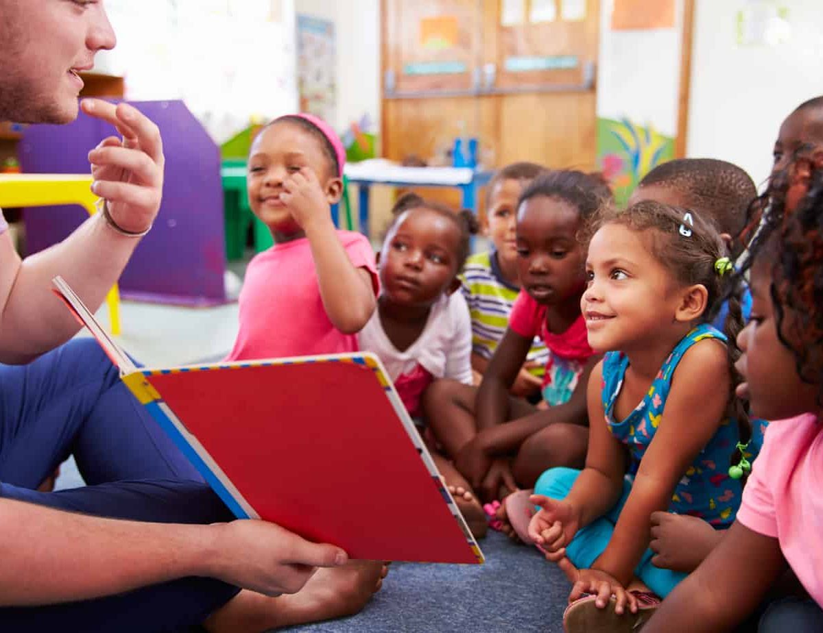 enseigner-les-langues-aux-enfants-montessori
