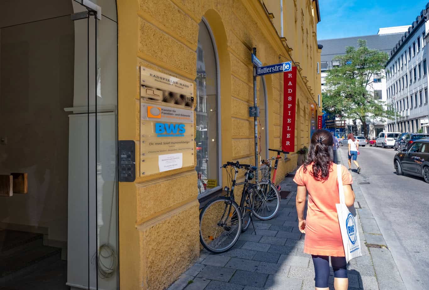 École de langue à Munich avec Sherwood School : apprenez l'allemand en Bavière au centre BWS, formation certifiée et éligible au CPF. École de langue à Munich avec Sherwood School : apprenez l'allemand en Bavière au centre BWS, formation certifiée et éligible au CPF.