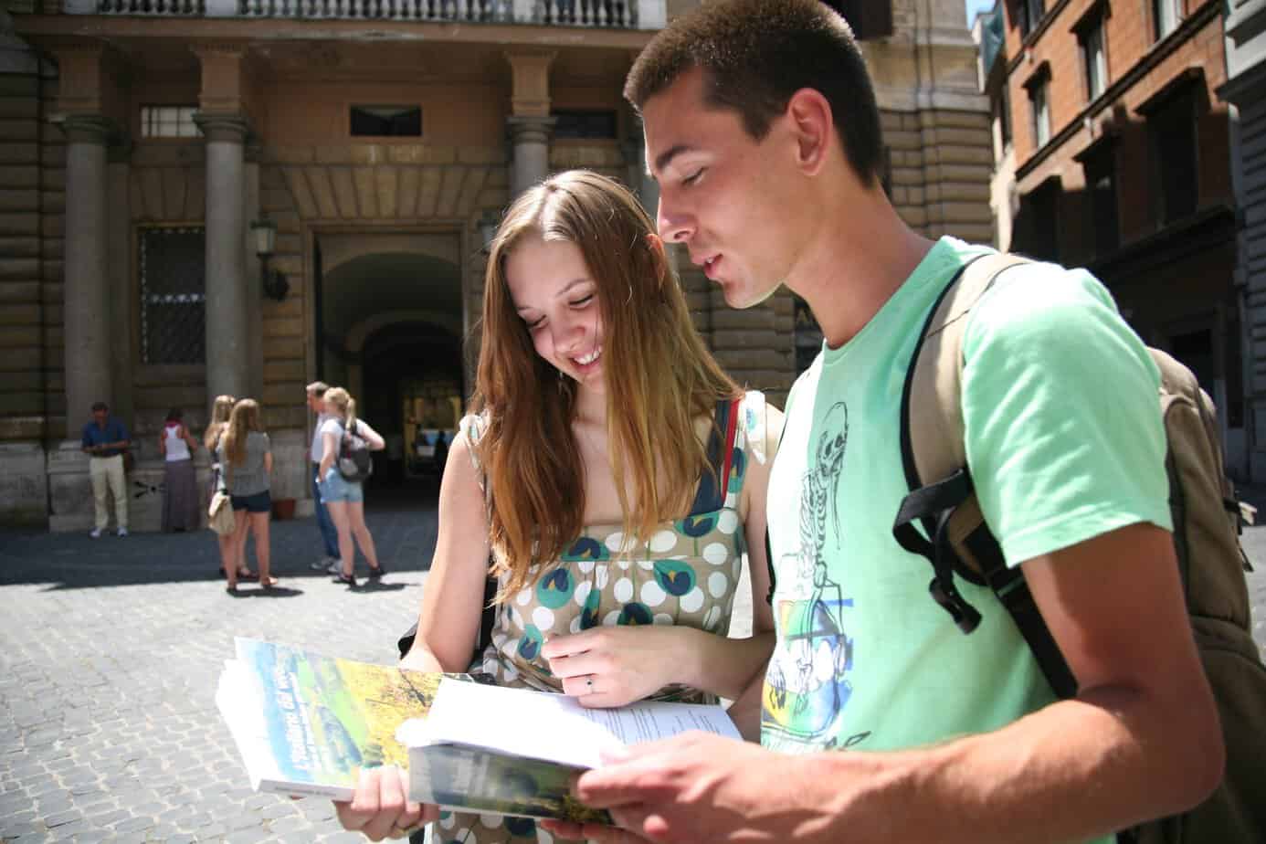 Formation italien à Rome éligible CPF : progressez en immersion totale entre culture et gastronomie avec Sherwood School.