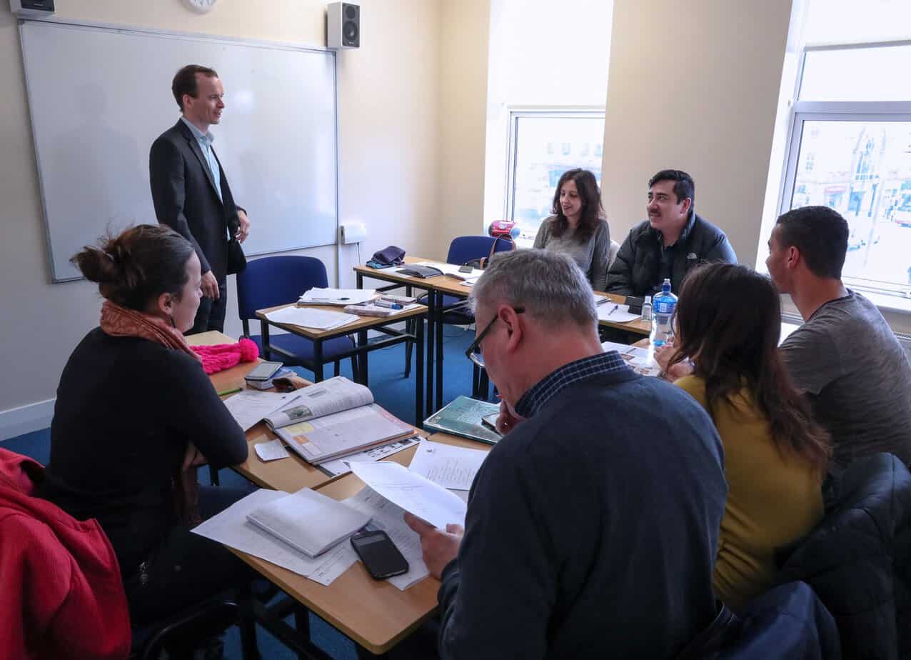 Séjour linguistique en Irlande : cours d'anglais avec professeur chez Cork English College (CEC), partenaire de Sherwood School, école de langues à La Baule (formation éligible CPF).