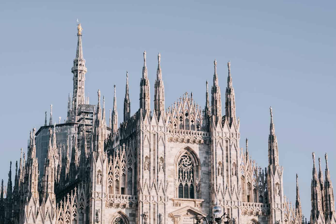 Découvrez le Duomo de Milan lors de votre séjour linguistique d'italien avec Sherwood School, pour allier culture, mode et formation CPF.